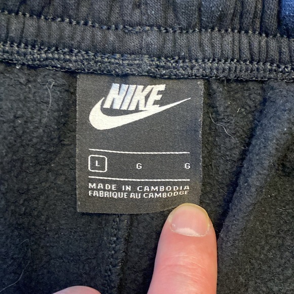 Nike - Sportswear Club - Men’s Cargo Shorts - Size L - Condition - 7/10 - Picture 3 of 6